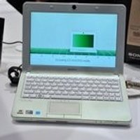 Sony Rilis Laptop Hijau Berbahan Botol Plastik