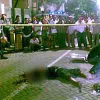 Seorang Pria Tewas Bersimbah Darah di Jalan Ikan Mungsing