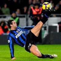 Mou: Chivu Mendingan Daripada Cech