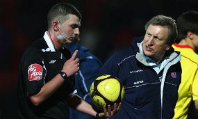 24 Tahun, Michael Oliver Wasit Termuda Premiership