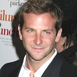 Bradley Cooper Senang Digosipin Gay