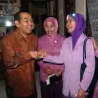 Titip Nasib Lansia, Istri Purnawirawan Condong ke Arif 