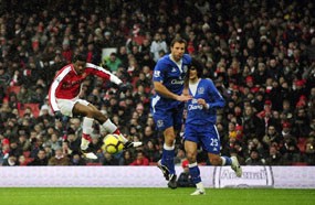 Gol Telat Rosicky Selamatkan Arsenal
