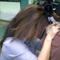 Dicecar Wartawan Soal Sel Mewah, Ayin Menangis