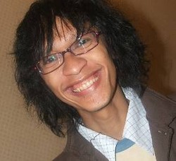 Jadi Satpam, Aming Suka Ngomong Sendiri