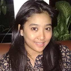 Olivia Zalianty Pacu Otak Demi Teater