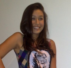 Coralie Enggan Terkenal Seperti Cinta Laura 