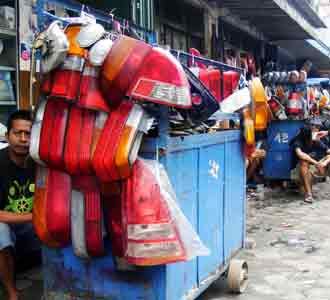 Jalan Banceuy, Sentra Onderdil Mobil