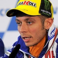 Rossi Nikmati Persaingan dengan Lorenzo