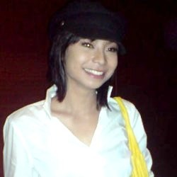 Syuting Film, Shareefa Danish Gigit Kuping Julie Estelle