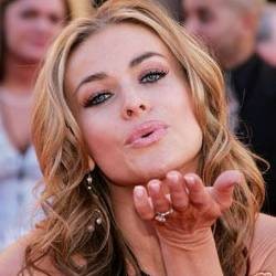 Carmen Electra Belum Berminat Nikahi Rocker