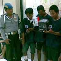 Satria Megapro Kawanan Penjambret Spesialis HP Dibekuk