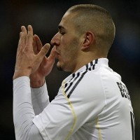 Benzema Belajar dari Bench