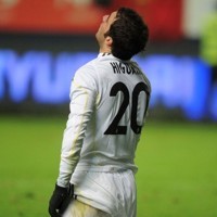 Higuain Menepi Tiga Pekan