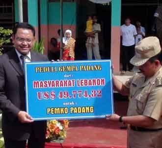 Masyarakat Libanon Bantu Korban Gempa Padang