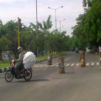 Ngotot Dipasang TL, Warga Kalijudan Pasang Tong