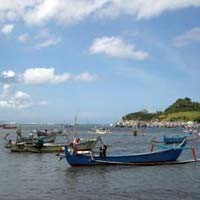Arus Laut Kuat, Nelayan Pacitan Berhenti Melaut