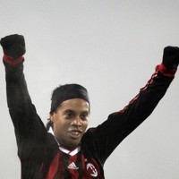 Dinho Kedapatan Dugem Lagi