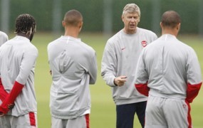 Wenger Puas dengan Skuadnya Sekarang