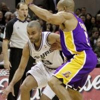 Spurs Pecundangi Lakers