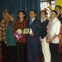 Wow, Ada Kedai Konsuler Menjemput WNI di Milan