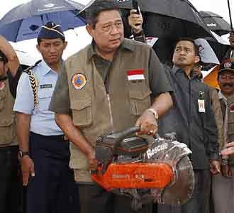 SBY Saksikan Simulasi Bencana