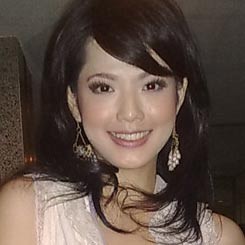 Magdalena Siap Beradegan Ranjang Asal... 