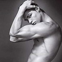 CR9 Geser Beckham dari Armani