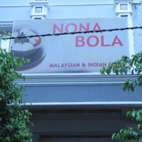 Kuliner 3 Negara di Nona Bola