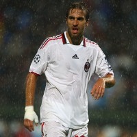 Flamini Menuju Pintu Keluar San Siro