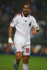 Flamini Menuju Pintu Keluar San Siro