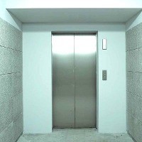 Wanita Selamat Setelah 8 Hari Terjebak di Lift!