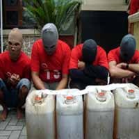 Berdalih Gaji Cekak, 4 Sekawan Curi Migor