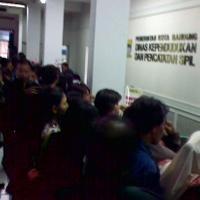 Akta Digratiskan, Kantor Disduk Diserbu Warga 