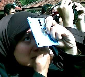 Pramuka Intip Gerhana Matahari