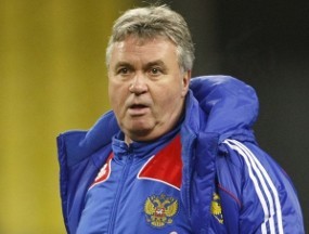 Hiddink Digadang-gadang Gantikan Benitez