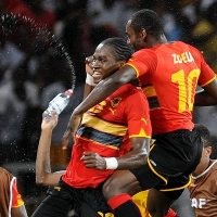 Menang, Angola ke Puncak Klasemen