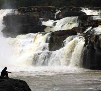 Keindahan Air Terjun Raudal de Jirijirimo