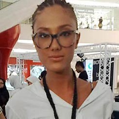 Fahrani Raih Penghargaan Asian Model Festival Award