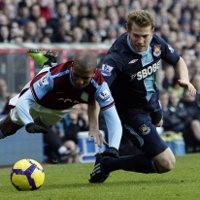 Villa Diredam West Ham Tanpa Gol