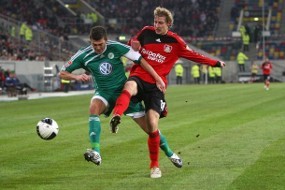 Leverkusen ke Puncak Lagi, Wolfsburg Terjerembab
