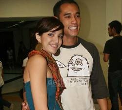 Aburizal Bakrie Siap Punya Mantu Nia Ramadhani