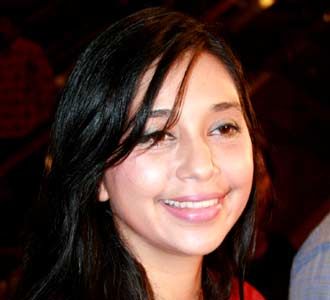 Ayu Azhari Siap Jadi Wakil Bupati