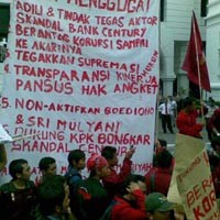Century dan Demo Mahasiswa: Gitu Aja Kok Repot