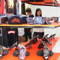 Belanja Clothing di Jalan Seram