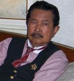 Bertopi & Berkaca Mata Hitam, Herman Dadah-dadah Tinggalkan Rumah