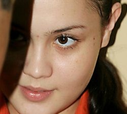 Jennifer Dunn Disidang di Musim Hujan 