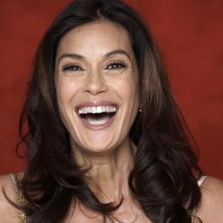 Teri Hatcher Merasa Seksi Jika Berkeringat 