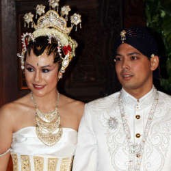 Hamil 4 Bulan, Wulan Guritno Minta Dimanja 