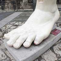 Ketika Sang Raksasa Putih Ngambek di Tanah Merah